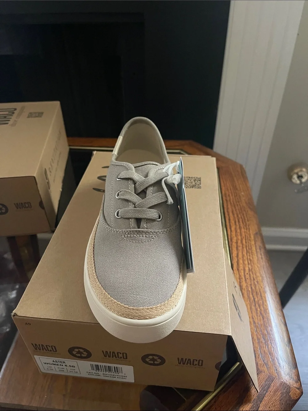 Women's Low-Profile Canvas Sneakers in Taupe